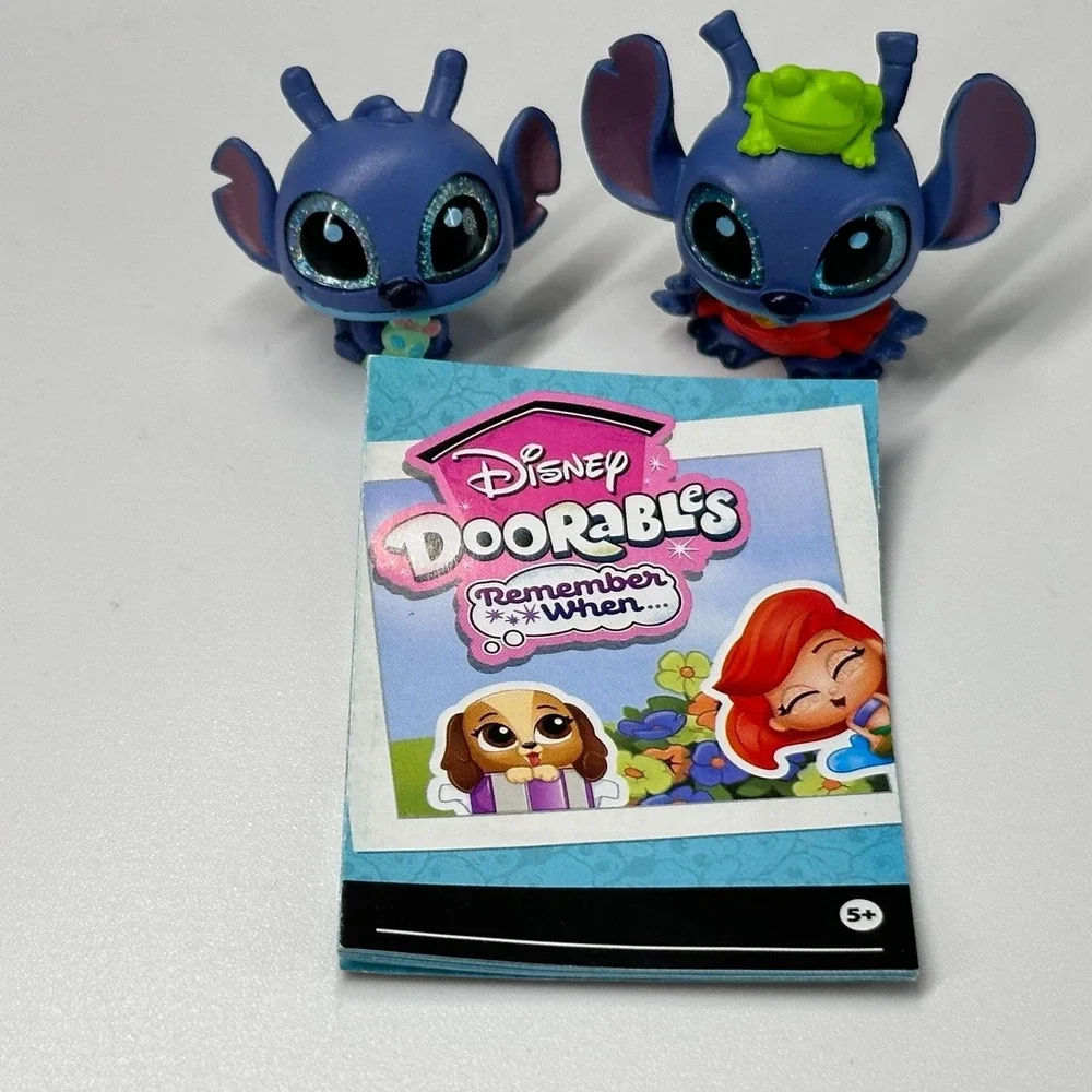 Disney Doorables STITCH REMEMBER WHEN Lilo & Stitch Set of 2 with Photo and Book